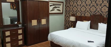 Deluxe Double Room, City View | Soundproofing, iron/ironing board, free WiFi