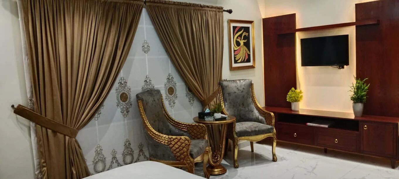 华丽双人房, 城市景观 | 起居区