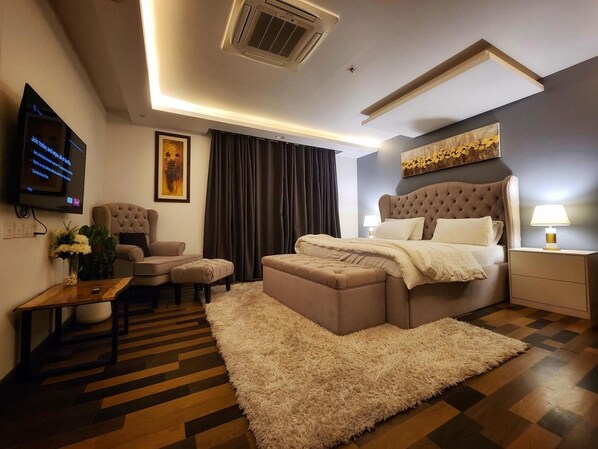 Deluxe Double Room, City View