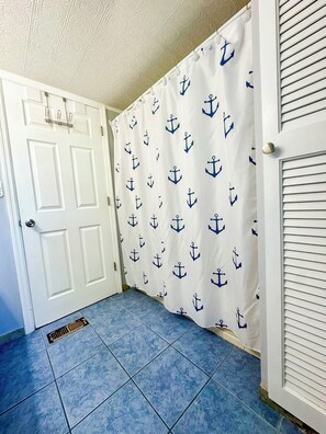 Interior - Cozy 2-bedroom house in Bokeelia close to many amenities. (Bokeelia)