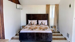 Room - Vrbo Property (Assinie)