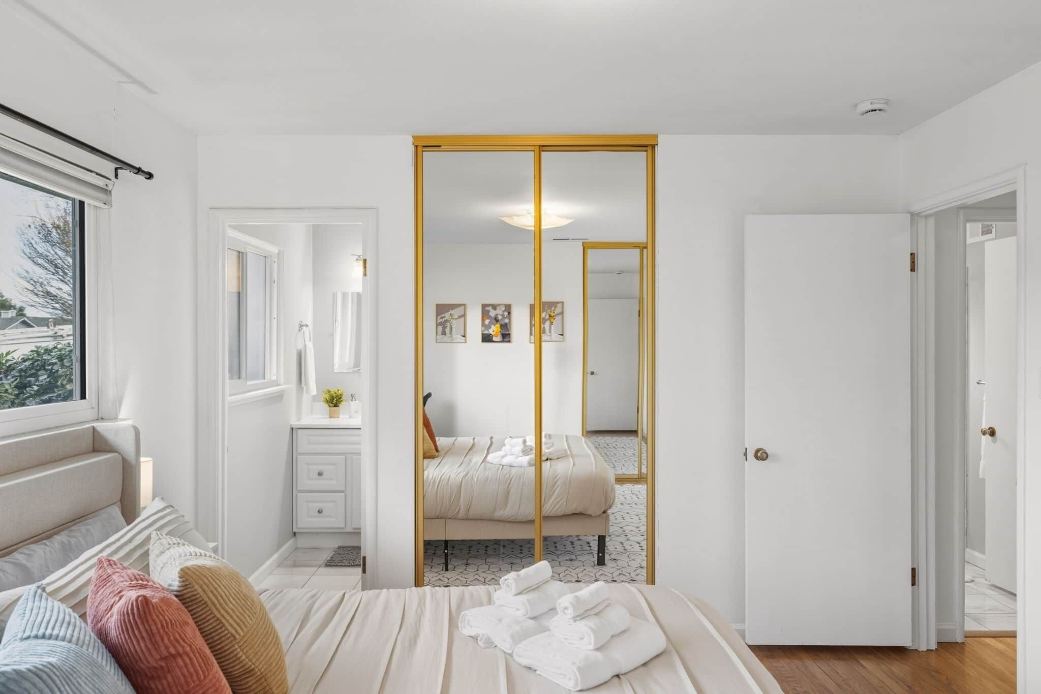 4 slaapkamers, een strijkplank/strijkijzer, wifi, beddengoed