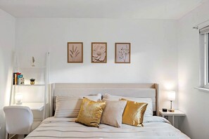 4 slaapkamers, een strijkplank/strijkijzer, wifi, beddengoed
