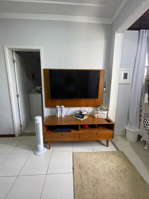 Interior - Spacious one-bedroom apartment on the best street in Barra. (Salvador)
