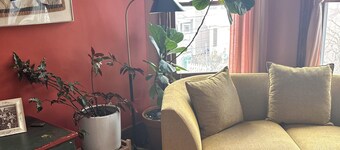 Sunny 2-bedroom apartment in Cambridge