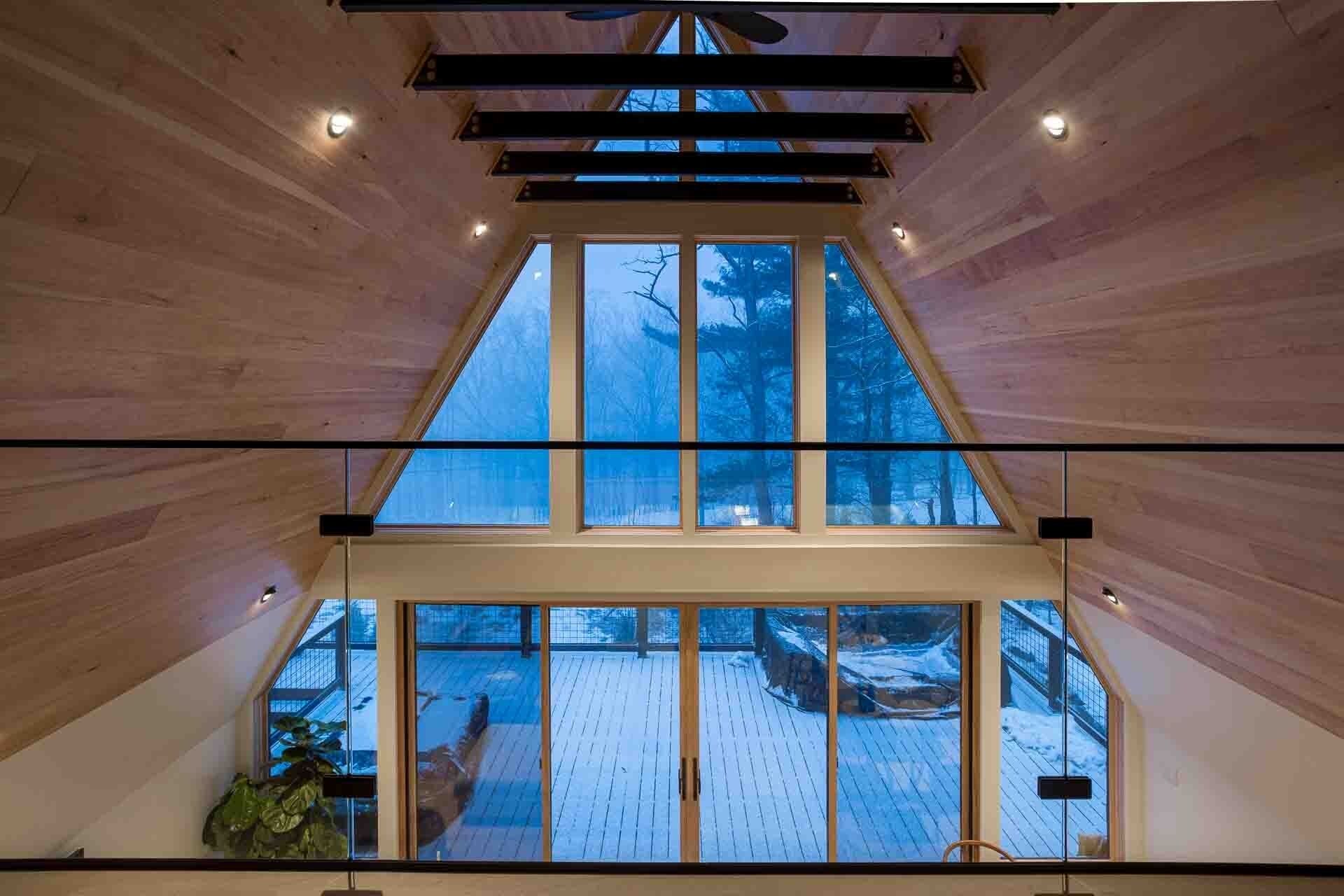 المنشأة من الداخل