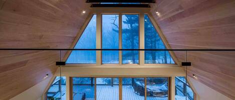 المنشأة من الداخل