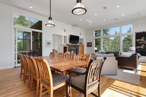 Dining - Outpost: Corbet's Haus - Private Hot Tub! (Teton Village)