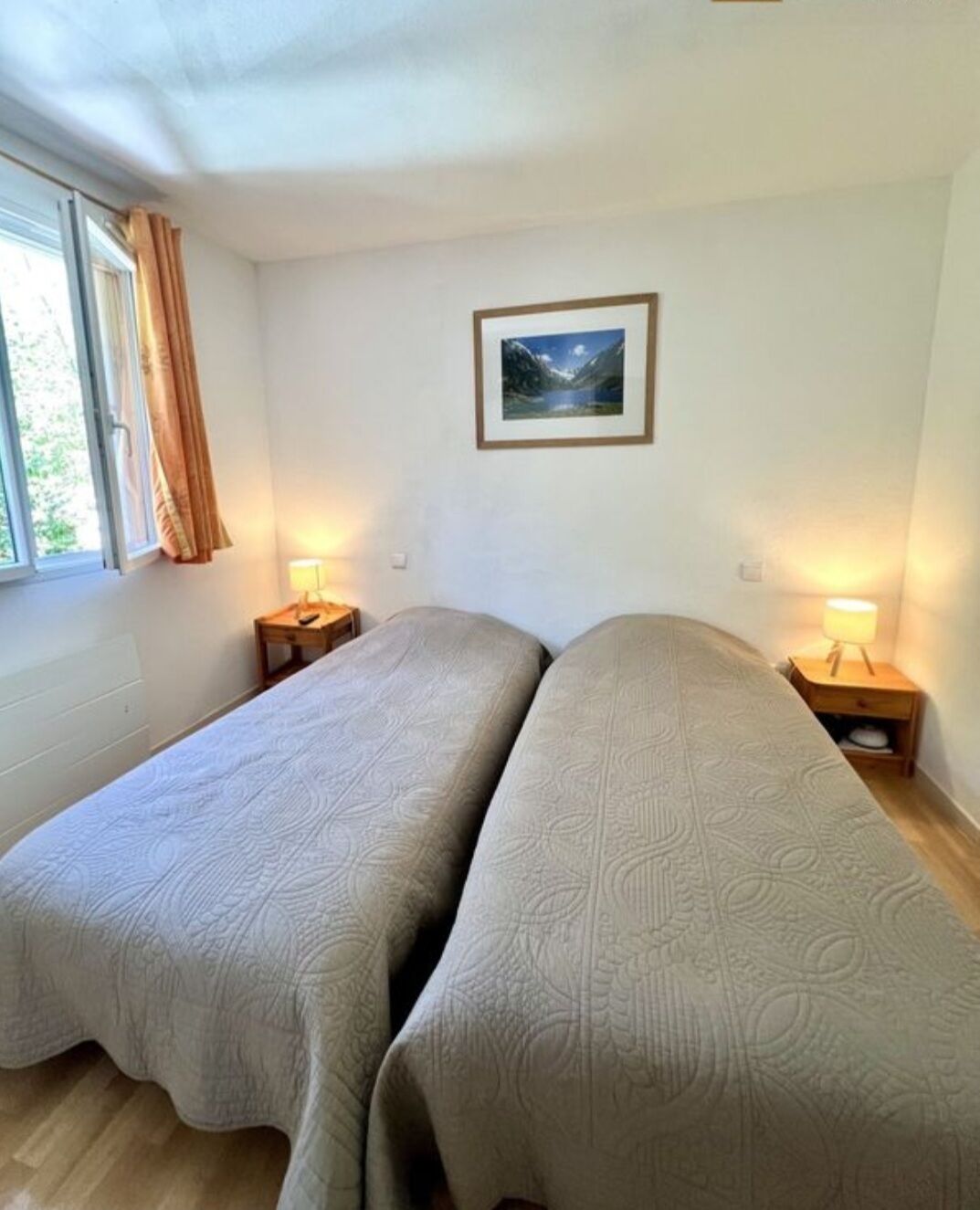 Fer et planche à repasser, accès Internet