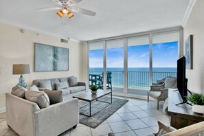 Classic Condo, 3 Bedrooms, Pool Access, Beach View | Living room - San Carlos 1905 (Gulf Shores)