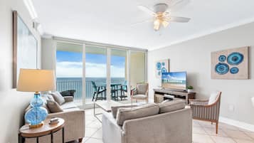 Classic Condo, 3 Bedrooms, Pool Access, Beach View | Living room | 45-inch Smart TV with satellite channels
