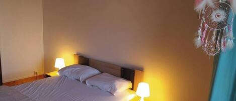 3 slaapkamers, een strijkplank/strijkijzer, wifi