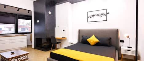 Skrivebord og wi-fi (inkludert)