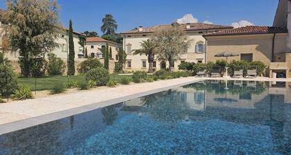 Relax and Comfort in an Elegant Venetian Villa with a Beautiful Outdoor Pool