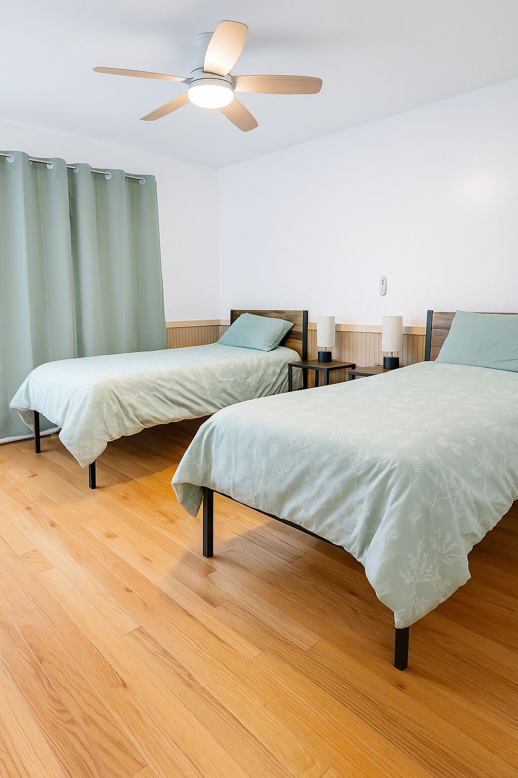 3 室のベッドルーム、アイロン / アイロン台、インターネット、ベッドシーツ