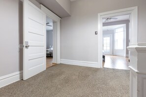 Interior - Central West End Comfort•Spacious 5BR & Great Area (St. Louis)
