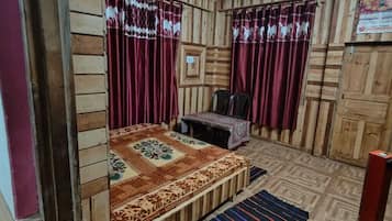 Classic Room, Mountain View | Rollaway beds, free WiFi, bed sheets