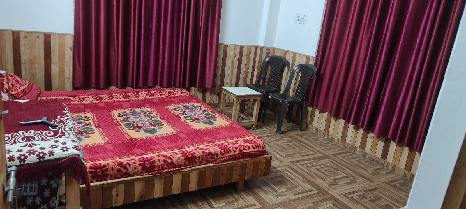 Deluxe-Zimmer, Bergblick | Zustellbetten, kostenloses WLAN, Bettwäsche