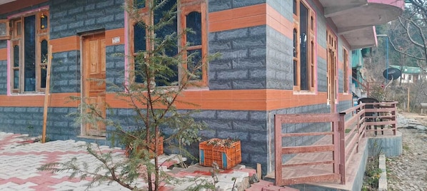 Exterior - Royal Parshar Lake Home Stay (Aut)