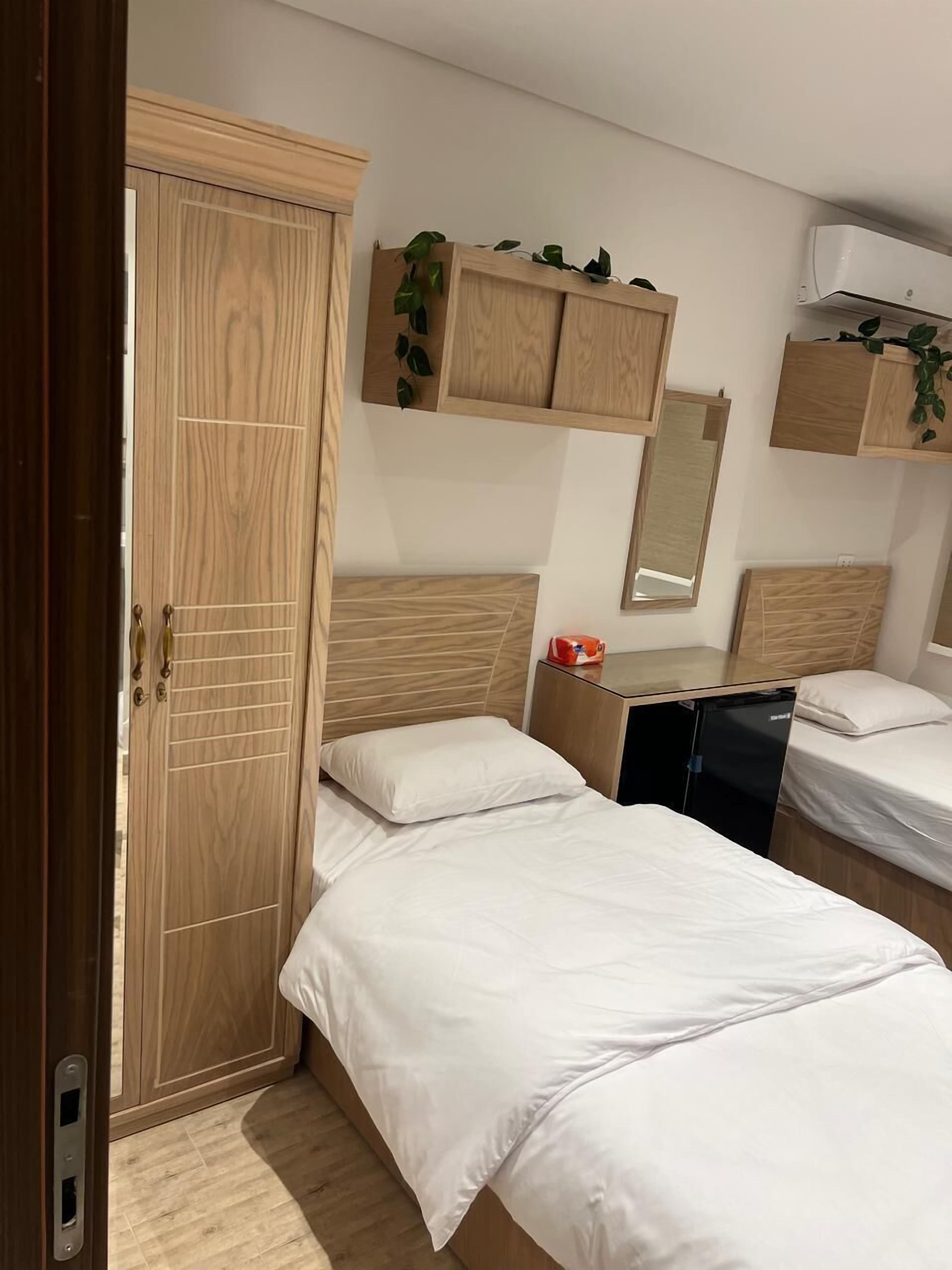 ميني بار ومكتب وواي فاي مجانًا وملاءات أسرّة