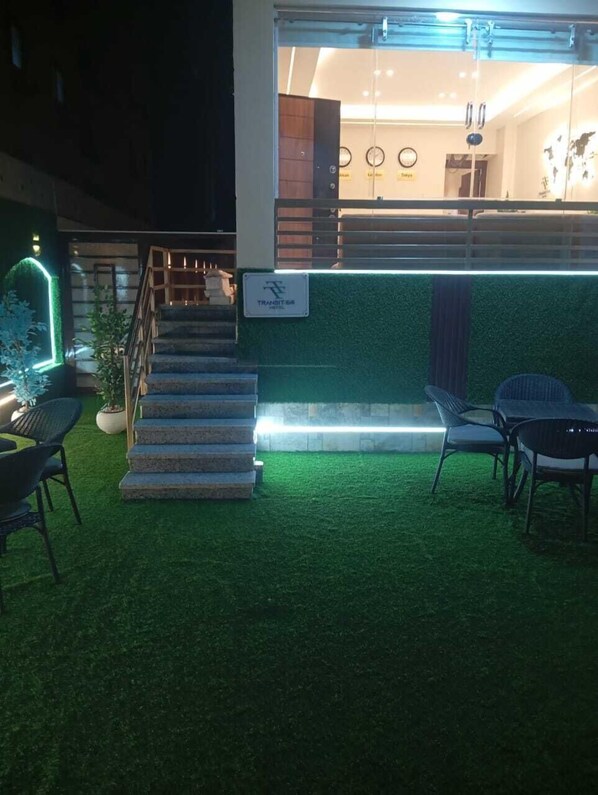 المنشأة من الخارج