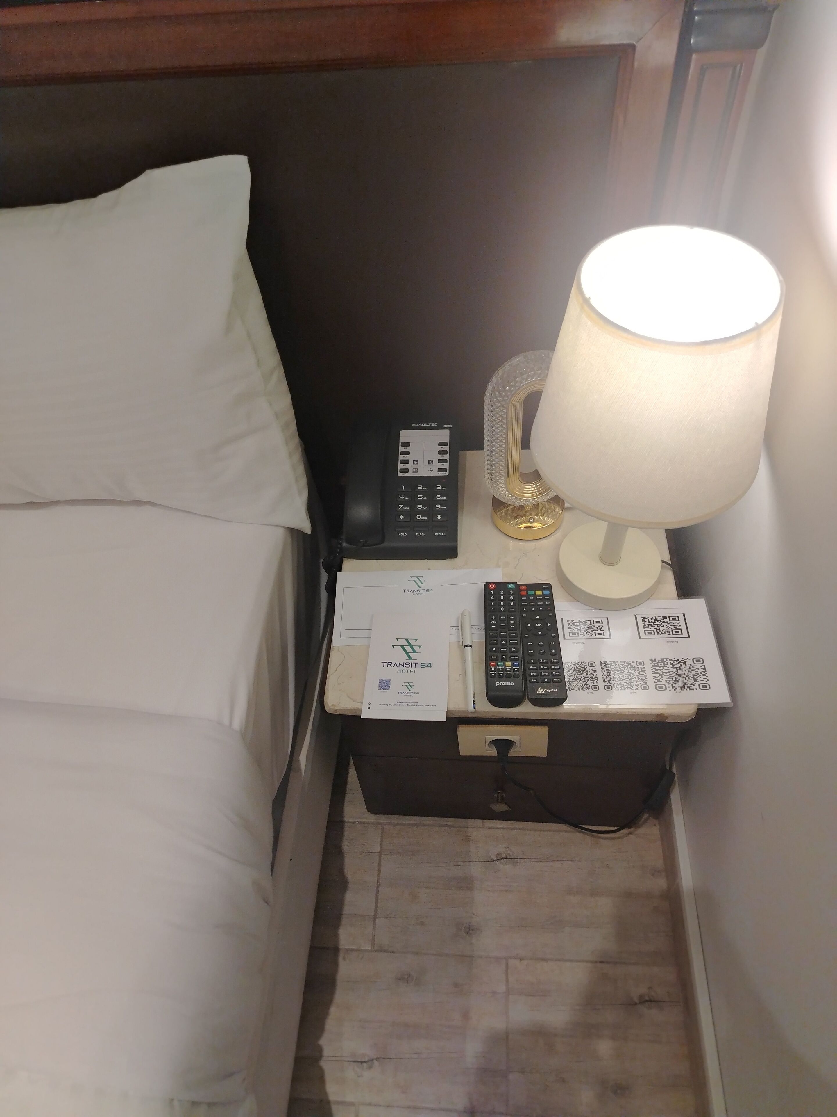 Deluxe Double Room | In-room dining