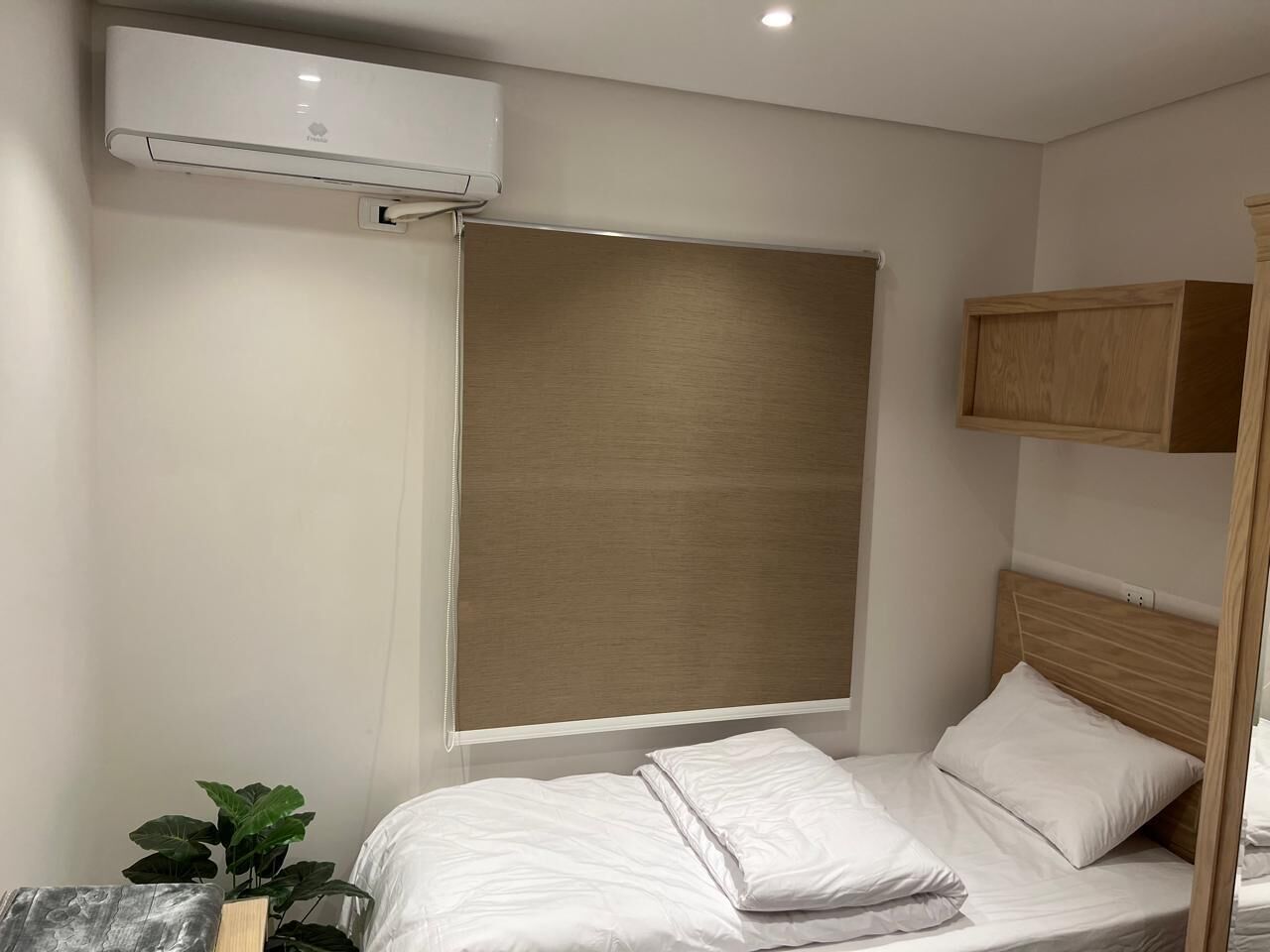 Minibar, escritorio, wifi gratis y ropa de cama 