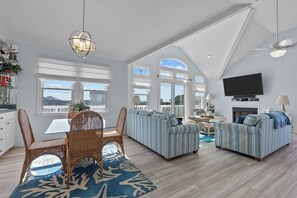 Smart TV, DVD player - Southern Breeze: Private Heated Pool | Hot Tub | Rec Room (Rodanthe)