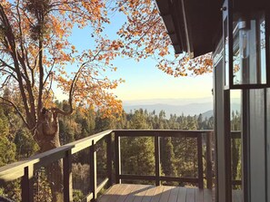 Property grounds - Epic Views + Movies at the spa and outdoor fireplace (Running Springs)
