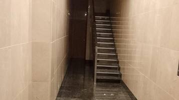 Apartment, 2 Bedrooms, Accessible, Patio | Interior