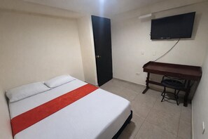 Quarto casal básico | Wi-Fi de cortesia