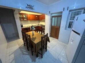 Dining - Kasa Kutxa close to everything. 500 meters from the beautiful Tarrafal beach. (Tarrafal)