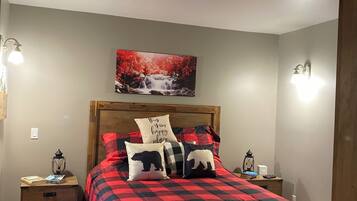 Iron/ironing board, bed sheets