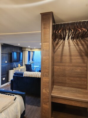 Fer et planche à repasser, draps fournis