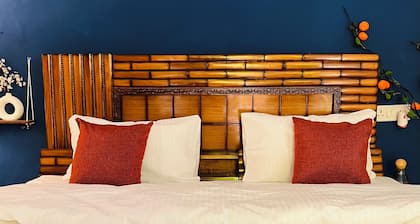 TBS Ghar: Cozy Studio Apartment Near Kashi Vishwanath