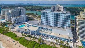 Exterior - Biggest Oceanfront Apartment with Terrance Beach Acess and Parking (Miami Beach)