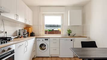 Horno, placa de cocina y lavavajillas