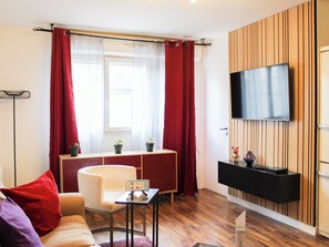 TV - Bright apartment, close to Stade de France (Saint-Denis)