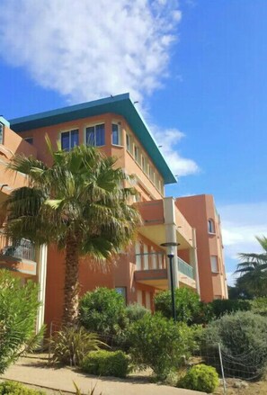 Exterior - 46m² with terrace - residence with pool (Porto-Vecchio)
