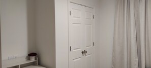 Interior - Lavish 2-bedroom apartment close to Mayo Clinic in charming Rochester with AC (Rochester)