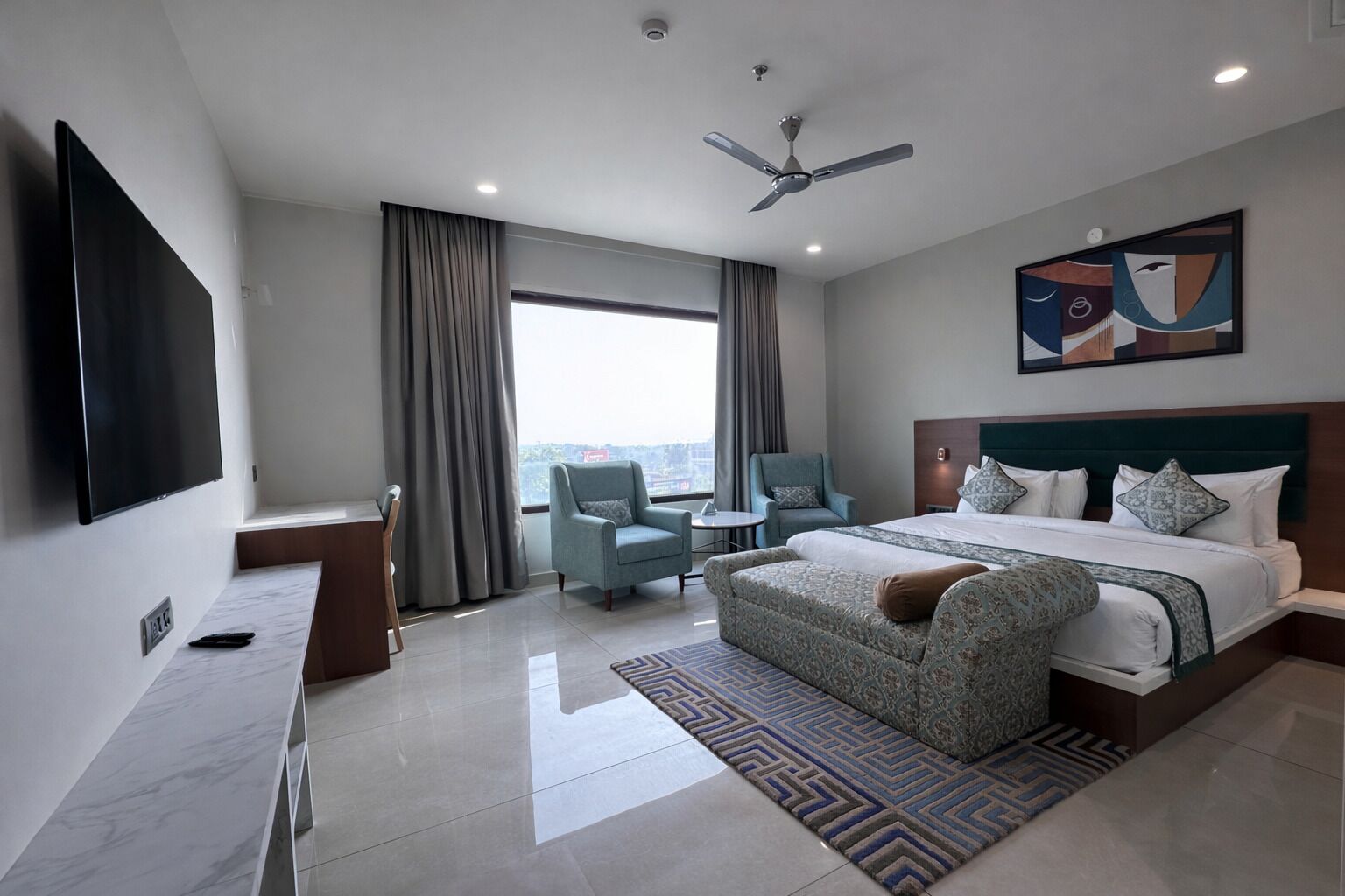 Habitación Premium doble, vistas a la ciudad | Sábanas de algodón egipcio, ropa de cama de alta calidad, escritorio