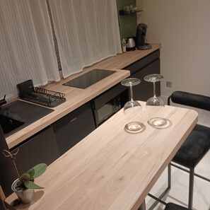 Microwave, stovetop - Zen Jacuzzi Suite! Montpellier Centre. (Montpellier)