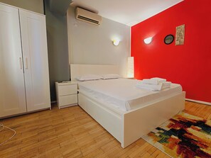 Premium bedding, down duvets, individually decorated - Bălcești apartments - Pumo Properties (Bucharest)