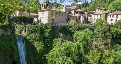 Vaste appartement entiÚrement rénové.