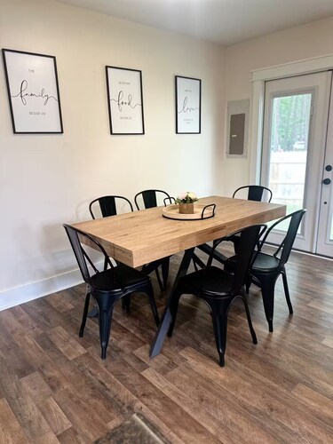 Charming 3BR Summerville Home with AC, Fire Pit, BBQ & Relaxing Outdoor Space