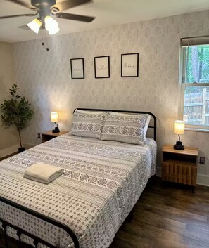 3 dormitorios, tabla de planchar con plancha, wifi gratis y ropa de cama