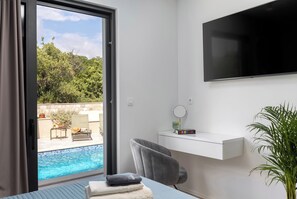 Pool - Beautiful 3-bedroom villa with AC in charming Orašac (Orašac)