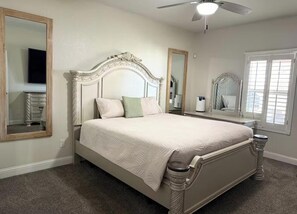 4 bedrooms, iron/ironing board, WiFi, bed sheets