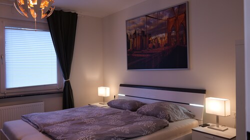 Gemütliche moderne Wohnung nahe Universität und Rheinmetall mit Parkplatz