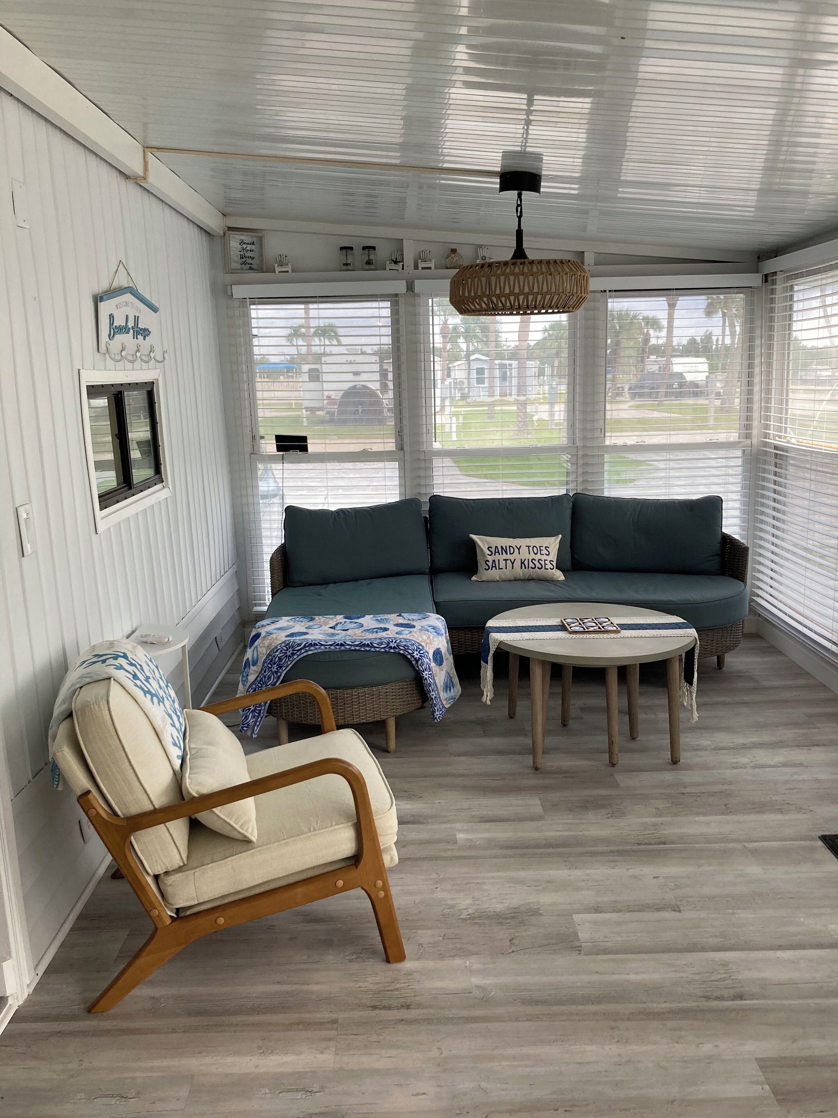 Älytelevisio, kirjoja, stereot